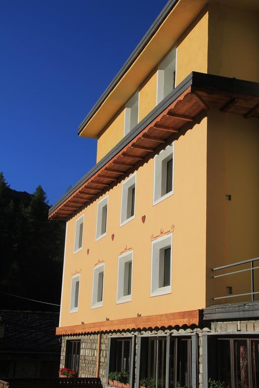 Apartments Suites Lac Bleu Breuil-Cervinia Exteriér fotografie